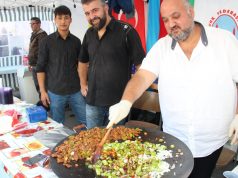 Es ist angerichtet! Wer das Fest "Leben braucht Vielfalt" am Samstag hungrig verlassen hat, der war es auch selbst schuld. Denn "Vielfalt" war auch beim kulinarischen Angebot Programm. (Foto: B. Glumm)