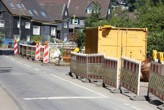 Am kommenden Mittwoch beginnen in Unterburg die Arbeiten für die erneuerte Ortsdurchfahrt, der Wupperverband arbeitet gleichzeitig weiter am Hochwasserschutz. (Archivfoto: © Bastian Glumm)