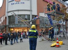 Die THW-Bergungsgruppen zeigen morgen wieder Vorführungen zum Thema „Retten aus Höhen und Tiefen“. An den Clemens-Galerien werden mehfrach Stofftiere "gerettet" werden. (Foto: THW Solingen)