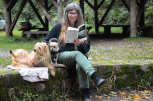 Saga Grünwald wählte ganz bewusst einen Original-Schauplatz für ihre Buchvorstellung in Remscheid aus. (Foto © Martina Hörle)