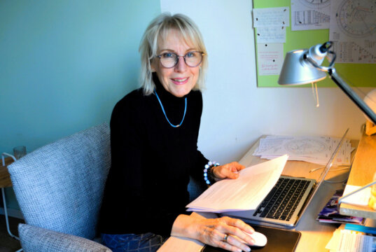 Ute Rempe ist Astrosophin. Sie begleitet ihre Klientinnen und Klienten auf einer sehr persönlichen Reise zu sich selbst. (Foto: © Martina Hörle)