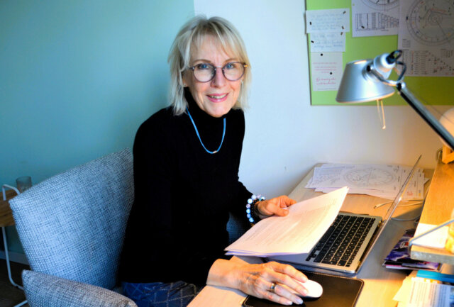 Ute Rempe ist Astrosophin. Sie begleitet ihre Klientinnen und Klienten auf einer sehr persönlichen Reise zu sich selbst. (Foto: © Martina Hörle)