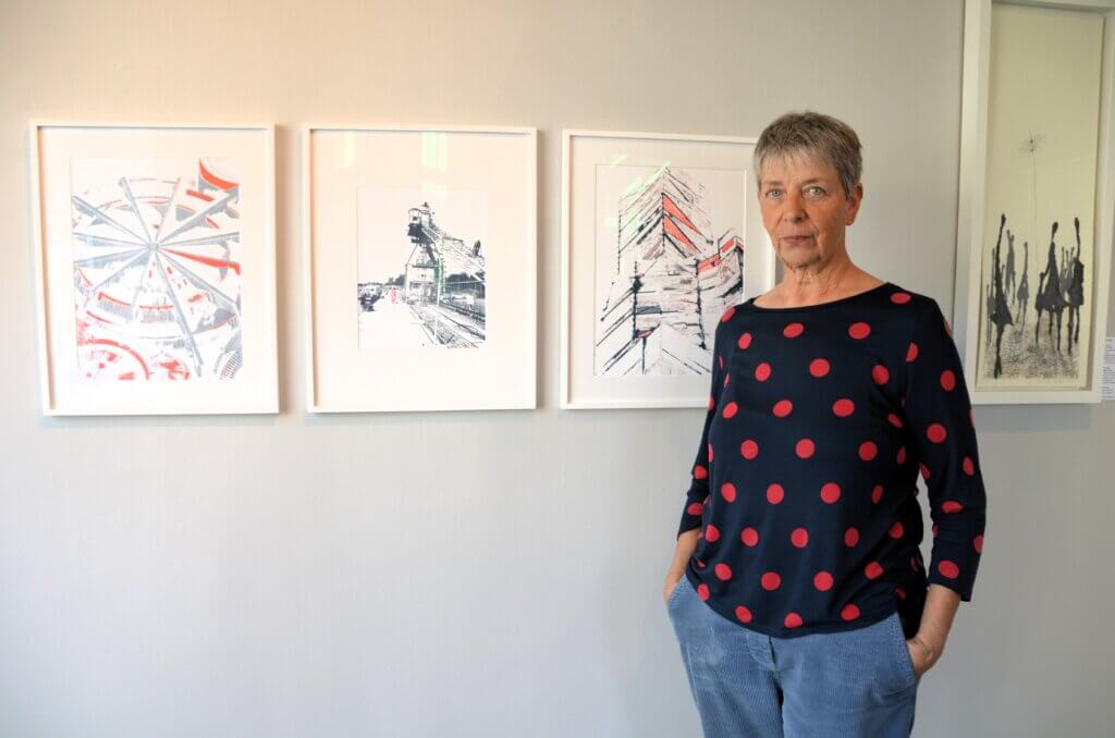 Bei den Arbeiten von Sabine Smith findet sich eine große Bandbreite an Drucktechniken. (Foto: © Martina Hörle)