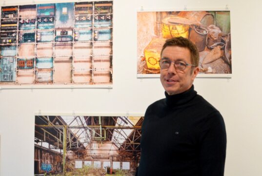 Fotograf Holger Marx zeigt derzeit in der Galerie SK seine Ausstellung „Entropie“. In seinen Arbeiten macht er Ordnung und Unordnung erfahrbar. (Foto: © Martina Hörle)