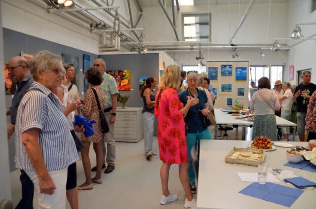 Am vergangenen Samstag fand im Atelier Silke Widenka die Vernissage der Ausstellung „Kunstvoll“ statt. (Foto: © Martina Hörle)
