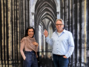 Maryam Sabri und Frank Voß zeigen in ihren Arbeiten Ruhe und Bewegung. Dieser imposante Anblick vom Inneren des Kölner Doms wurde auf eine 350 x 220 cm große Plane gedruckt. Es ist das größte Werk der Ausstellung. (Foto: © Martina Hörle)
