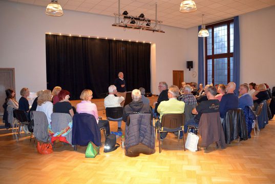 Am Freitagabend gab es für die Mitglieder von unisono einen Probeabend mit professionellem Coaching. Der Chor nimmt am Wettbewerb „Der beste Chor im Westen“ teil. (Foto: © Martina Hörle)