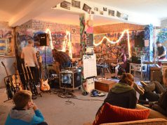 Der Jam-Session-Raum im Proberaumhaus Monkey’s fand bei den jugendlichen Besuchern großen Anklang. Das Prinzip „komm rein und mach mit“ kam an. (Foto: © Martina Hörle)