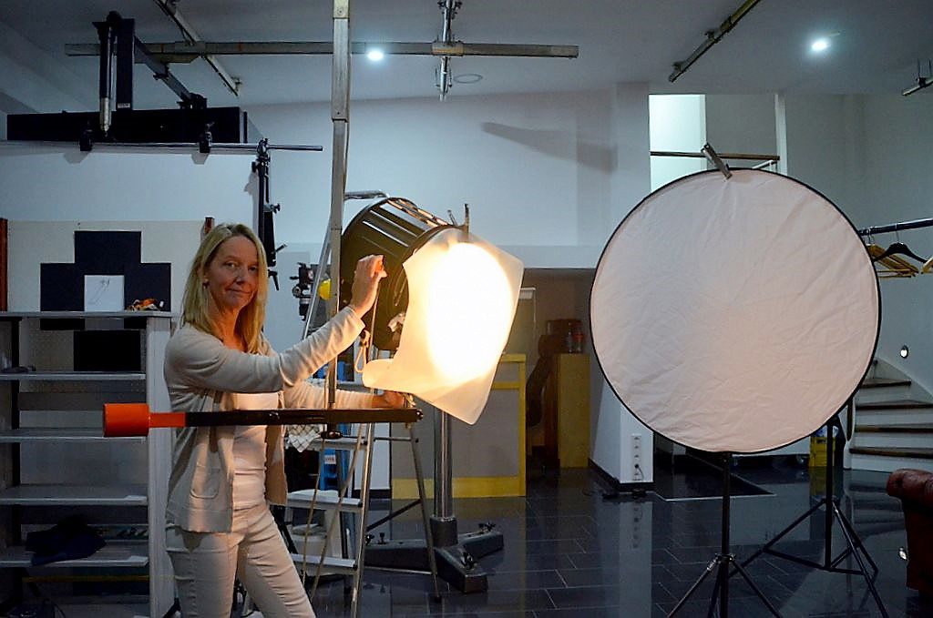 Annabelle Schleder hat neben ihrem Studio 310 auch eine kleine Werbeagentur. Hier ist sie hauptsächlich für mittelständische Unternehmen tätig. Beim Fotografieren fasziniert sie besonders das Licht. (Foto: © Martina Hörle)