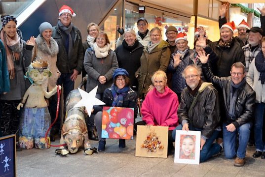 Am kommenden Samstag zaubern 80 Künstler und Musiker einen Künstler- und Weihnachtsmarkt vom Feinsten. Es gibt Live-Kunst und Live-Musik. Timm Kronenberg hat eine Riesenbandbreite der unterschiedlichsten Genres zusammengetrommelt. (Foto: © Martina Hörle)