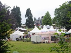 GartenLeben ist auch in diesem Jahr ein großer Erfolg. Von weit her kommen Besucher, um diese einzigartige Mischung aus Garten, Kunst und Wohnen zu erleben. (Foto: © Martina Hörle)