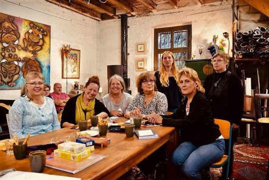 Bei den offenen Treffs können Interessierte alte und neue Möglichkeiten zur Deutung der Karten lernen und ausprobieren. Die Methoden ermöglichen auch Anfängern einen schnellen Einstieg. (Foto: © Veranstalter)