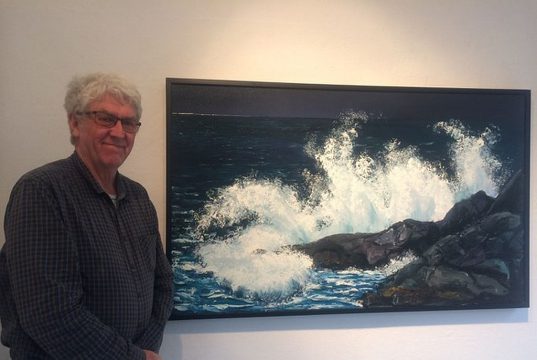 Der norwegische Maler Lars Tveit bevorzugt Motive der Küstenkultur. Am liebsten malt er in Öl auf Acryl. Damit erzeugt er ganz besondere Strukturen. (Foto: © Veranstalter)