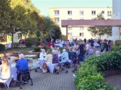 Erstmals fand am vergangenen Samstag in der Seniorenresidenz SenVital an der Hackhauser Straße die Bergische Gourmetmeile statt. (Foto: © Martina Hörle)