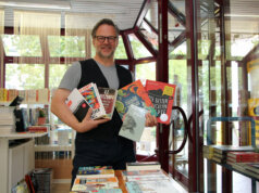 Hartmut Ober ist Buchhändler mit Leib und Seele. Mit seinem Buchladen Bücher Ober belebt er den Fronhof. (Foto © Sandra Grünwald)