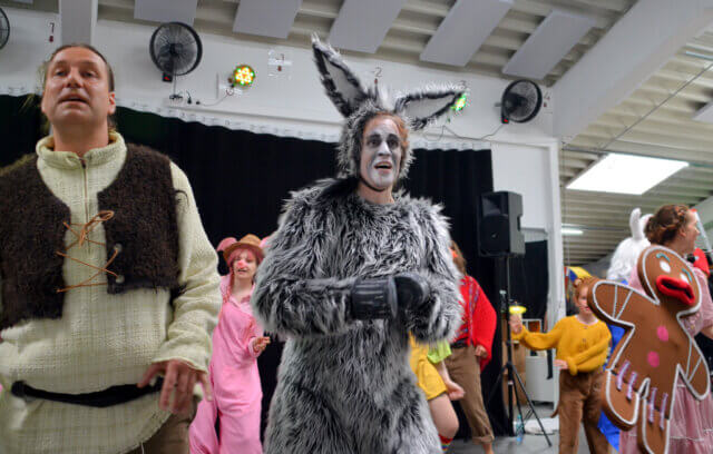 CAG-Shrek-Musical - 1 Das neue Musical der Creative Arts Group wird in Kürze im Theater Solingen präsentiert. Die Proben laufen gerade auf Hochtouren. (Foto: © Martina Hörle)