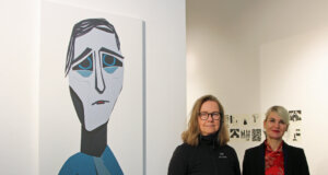 Gabi Rottes und Anja Kreitz (v.l.) von der Künstlergruppe DIE WEISSE WAND freuen sich auf die Ausstellung "Call it absolution" in der Galerie SK. (Foto © Sandra Grünwald)