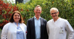 Dr. Séverine Iborra, Prof. Dr. Boris Pfaffenbach und Prof. Dr. Sascha Flohé leiten als Direktorium die ärztlichen Geschicke des Städtischen Klinikums Solingen. (Foto © Sandra Grünwald)