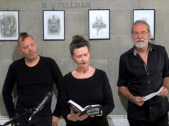 Marcel Lamour, Martina Hörle und Ingo Schleutermann (v. li.) präsentierten am vergangenen Freitag das neue Werk „Es geschah (n)irgendwo“. Mit Geschichten von schaurigen Wesen und unheimlichen Begegnungen bescherten sie den zahlreichen Zuhörern einen vergnüglich-gruseligen Abend. (Foto: © SolingenMagazin)