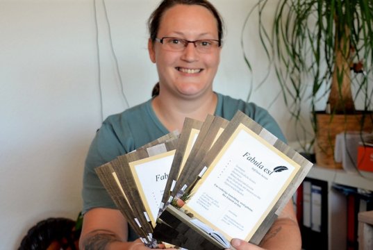 Kinderbuchautorin Christina Willemse lädt ein zu „Fabula est“. Es soll ein Mix aus Buch- und Signaturmesse, Lesung und Autorentreffen werden. (Foto: © Martina Hörle)