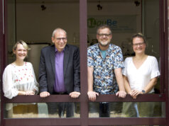 Stellten jetzt das neue Familientrauerzentrum vor: v.li. Lena Schmitz, Dr. Christoph Humburg (Caritasverband), Burkhard Uhling-Preuß (Kinder- und Jugendhospizdienst Bergisches Land) und Kerstin Wülfing (Kinder- und Jugendhospiz Burgholz). (Foto: © Sarah Schmitz)