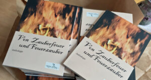 Mit der Feuer-Anthologie ist der vierte Band der Elemente-Reihe erschienen. (Foto © custos verlag)