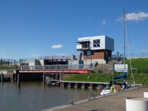 Die Schleuse trennt den Außenhafen vom Binnenhafen. (Foto © Sandra Grünwald)