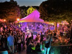 BU 1: Die zauberhafte Veranstaltung lockte Tausende von Besuchern in die historische Altstadt. Nach zweijähriger Pause konnte das beliebte Lichterfest endlich wieder stattfinden. (Foto: © Martina Hörle)