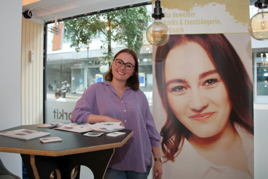 Das Gründerinnen-Netzwerk femhub lud zur ersten Gründerinnen-Messe ein, auch Netzwerk-Mitgründerin Annika Dewenter präsentierte ihre Stimmschmiede. (Foto © Sandra Grünwald)