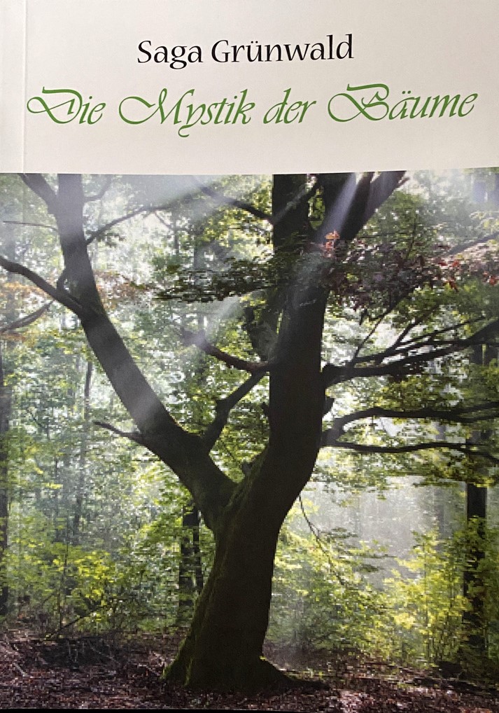 „Mystik der Bäume“ ist das neue Werk von Saga Grünwald. (Foto: © Martina Hörle)