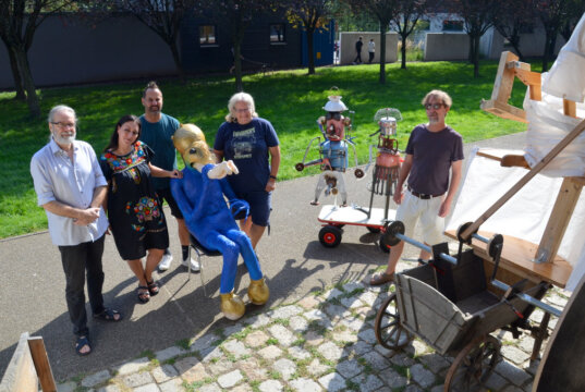 Die Güterhallen-Künstler (v. li. Ingo Schleutermann, Janine Werner, Marc-Olivier Werner, Claudia Sedler, Boris von Reibnitz) erfinden sich neu. Den Anfang machen sie am kommenden Samstag, 16. September, mit der interkulturellen Art Parade – Kunst in Bewegung. (Foto: © Martina Hörle)