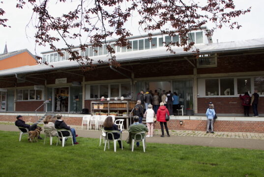 Mit verschiedenen Aktionen luden offene Ateliers und Galerien zahlreiche Besucher zum Kultur Morgen in die Güterhallen ein. (Foto: © Sarah Schmitz)
