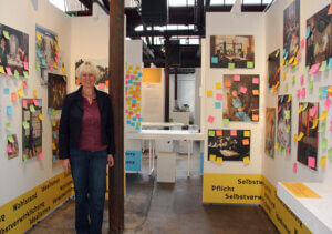 Nicole Scheda möchte künfig mehr in den Dialog mit den Museumsbesuchern gehen, wie bei der Sonderausstellung Arbeits(T)räume. (Foto © Sandra Grünwald)