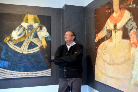 In seiner neuen Werkreihe hat sich Ioan Iacob an den spanischen Maler Diego Velázquez angelehnt. In 14 Werken zeigt er seine malerischen Interpretationen. (Foto: © Martina Hörle)