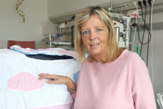 Annegret Oelmann ist Stillberaterin im Klinikum Solingen. Im Rahmen der Weltstillwoche informiert sie über das Stillcafe. (Foto: © Bastian Glumm)