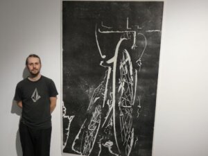 Felix Friederichs nimmt Kontakt mit seinen Erinnerungen auf. (Foto © Sandra Grünwald)