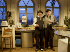 Oliver Richters (li.) und Wolfgang Günther präsentierten Stummfilme im Walder Kotten. (Foto: © Sarah Schmitz)