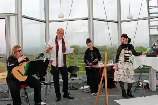 Kerstin Ehmke-Putsch, Armin Tofahrn, Martina Hörle und Remy Matelot (v.l.) verzauberten das Publikum im Lichtturm. (Foto © Sandra Grünwald)