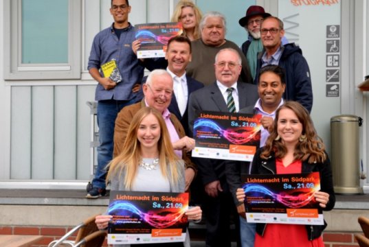 Akteure, Organisatoren und Sponsoren freuen sich auf die 13. Lichternacht im Südpark. (Foto: © Martina Hörle)