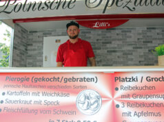 Stefan Breuer freut sich, dass Lilli's Foodtruck schon viele polnische und deutsche Kunden hat. (Foto © Sandra Grünwald)