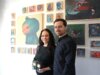Olga und Wladimir Vollmer laden die Besucher ihrer Ausstellung „Märchenzeit“ in der Galerie ART-ECK ein, eigene Geschichten in den Kunstwerken zu entdecken. (Foto © S. Grünwald)