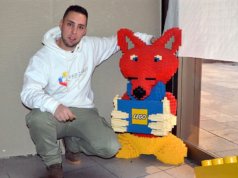 Marcel Buntenbach stellt Kunstwerke aus Lego her. Der Lego-König besitzt rund 2,8 Millionen Steine. Allein für diesen Fuchs hat er 5.000 Teile verbraucht. (Foto: © Martina Hörle)