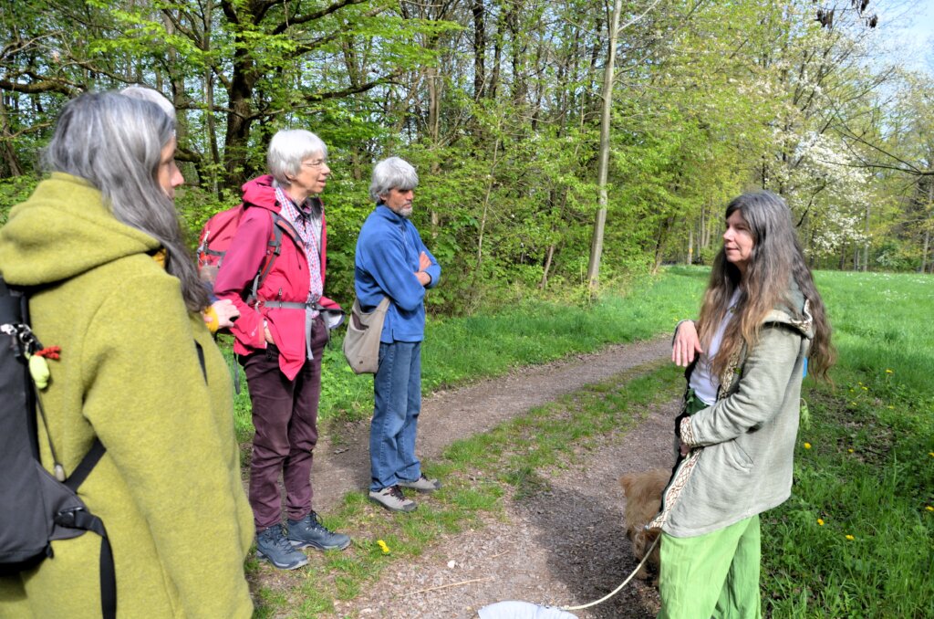 Neben interessanten Informationen erzählte Saga Grünwald auch einige zauberhafte Märchen. (Foto: © Martina Hörle)