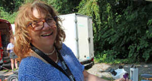 Beim Nachhaltigkeitsfestival Bergisch Länd gab es auch für die kleinsten Besucher Naturschönheiten zu entdecken. Sybilla und Gunter (Felix) Opitz waren mit ihrem Entdecker-Mobil vor Ort. (Foto © Sandra Grünwald)