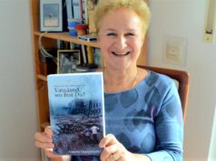 Vor kurzem ist das mehrfach preisgekrönte Werk „Surviving the Fatherland“ von Annette Oppenlander in der deutschen Übersetzung „Vaterland, wo bist du?“ auf den Markt gekommen. (Foto: © Martina Hörle)