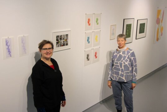 Judith Funke und Sabine Smith zeigen vom 11. bis 25. Januar ihre Ausstellung „Prints“ in der Galerie der Solinger Künstler in den Güterhallen. (Foto © Sandra Grünwald)