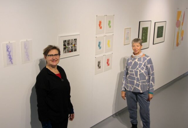 Judith Funke und Sabine Smith zeigen vom 11. bis 25. Januar ihre Ausstellung „Prints“ in der Galerie der Solinger Künstler in den Güterhallen. (Foto © Sandra Grünwald)