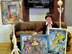Diese drei Arbeiten von Lothar Ruthmann sind ab 7. August in der Bremer Kunstgalerie Onil zu besichtigen. Zwei Arbeiten zeigen typische Solinger Motive, das dritte, ein Dreh- und Wendebild, ist mit seinen unterschiedlichen Blickwinkeln wohl einzigartig. (Foto: © Martina Hörle)