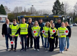 Die sechs Besten des lokalen Schülerlotsenwettbewerbs fahren im Juli nach Mettmann zum Landeswettbewerb. (Foto © Sandra Grünwald)