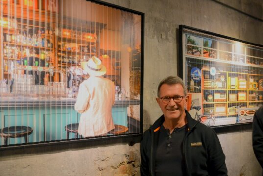 In der neuen Ausstellung „Skulpturen und Fotokunst“ zeigt Ulli Steinküller 13 seiner Werke. Erstmals ist neben den 2SichtBildern auch ein 3SichtBild zu sehen. (Foto: © Martina Hörle)